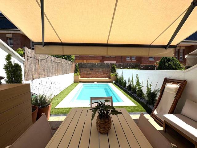 Casa adosada en Venta en Colomer