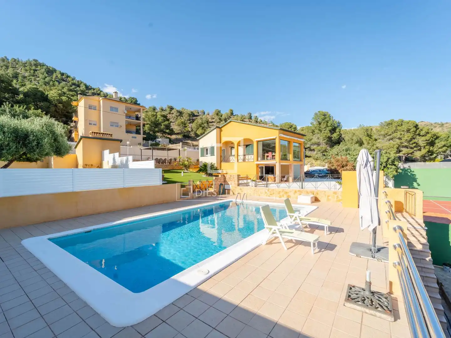 Swimming pool of Houses for sale in Sagunto / Sagunt  with Air Conditioner, Heating and Private garden