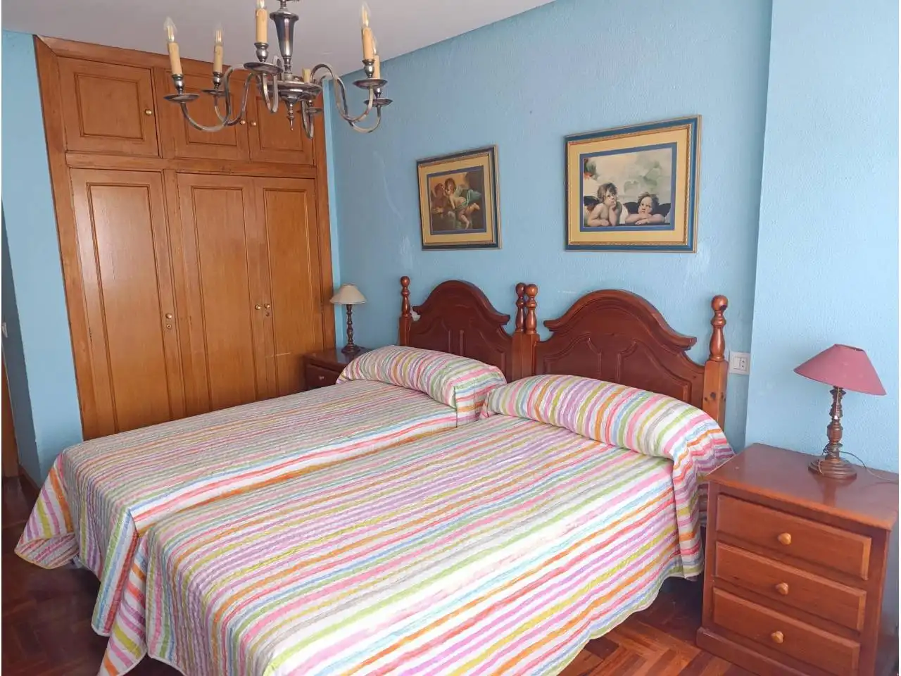 Dormitori de Pis de lloguer en Oviedo  amb Calefacció, Parquet i Terrassa