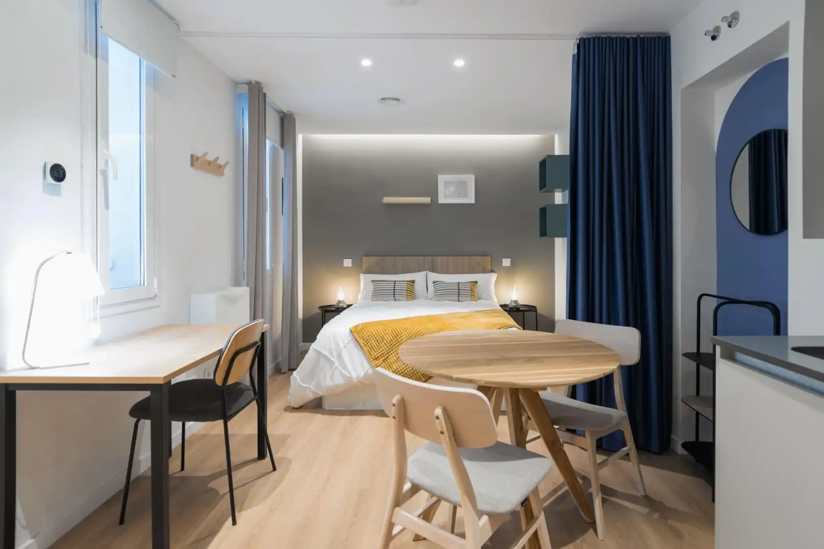 Schlafzimmer von Wohnung zur Miete in Madrid mit Heizung, Terrasse und Möbliert