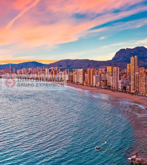 Foto 2 de Edifici en venda a Playa Poniente, Benidorm