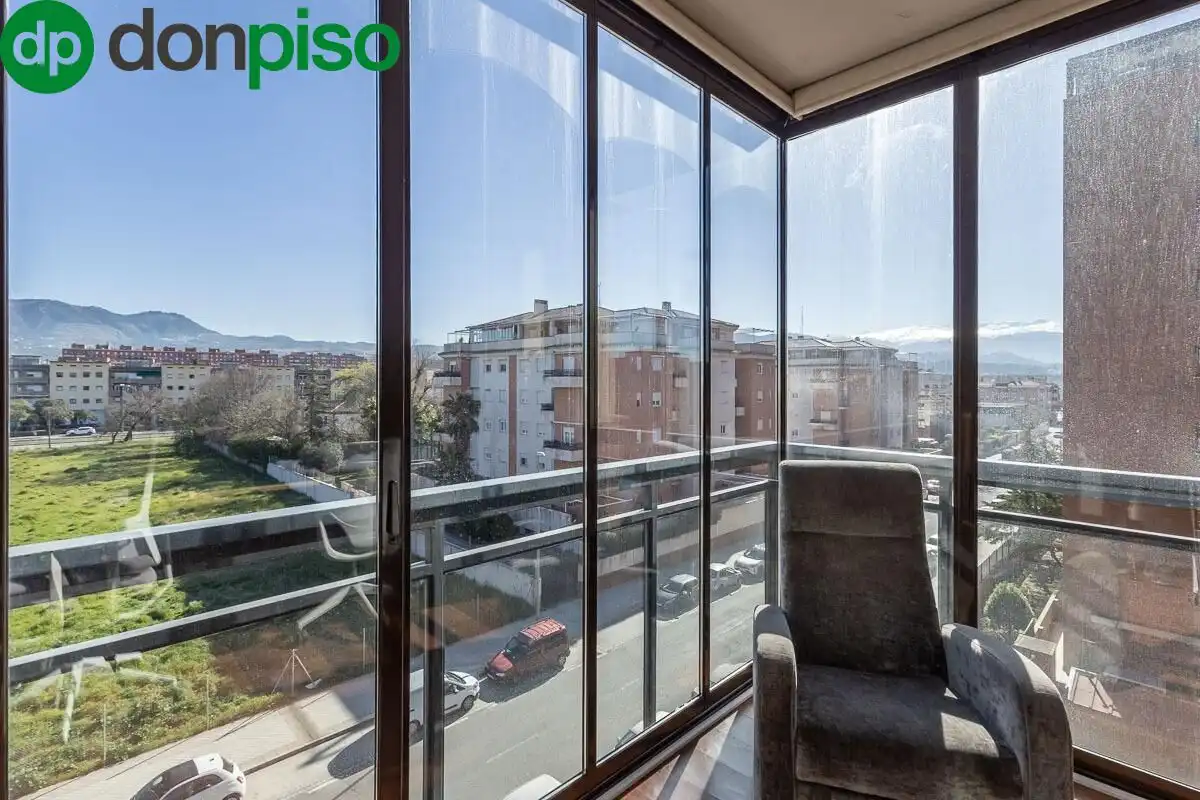 Exterior view of Flat for sale in Granada  with Air Conditioner, Terrace and Community pool