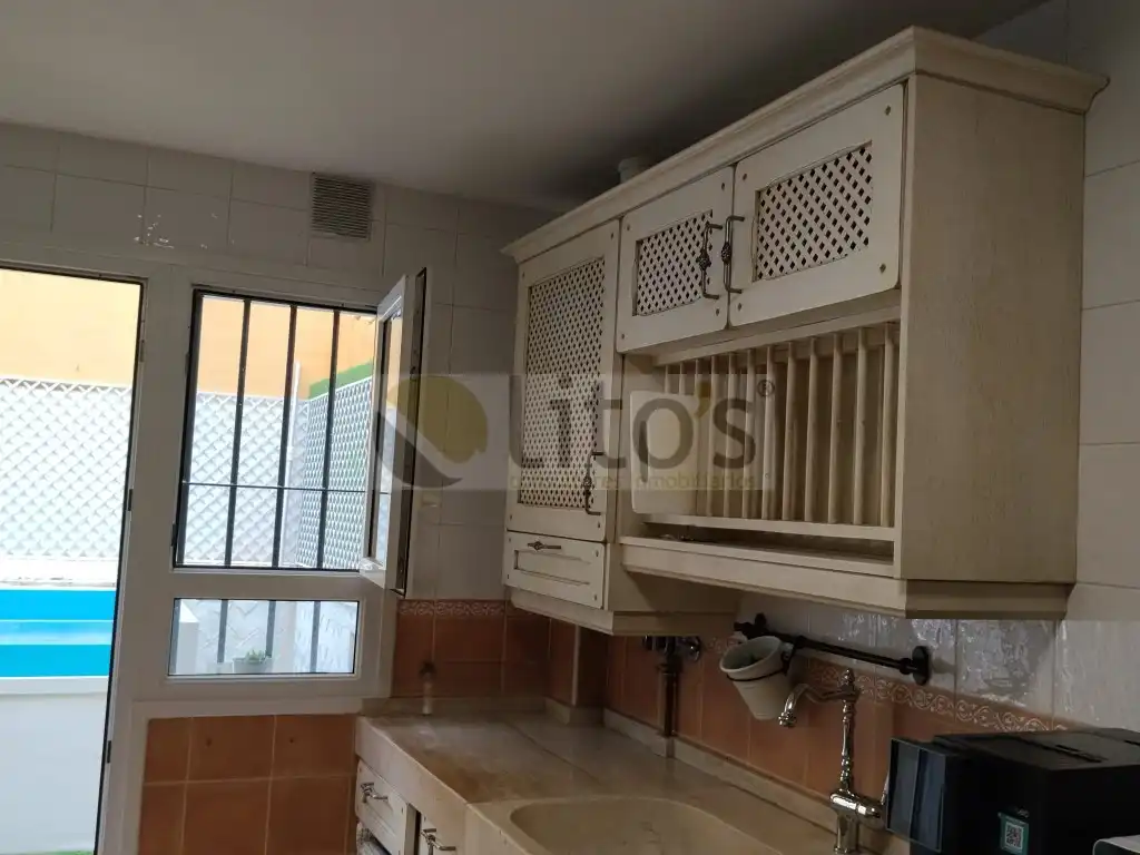 Kitchen of Detached homes for sale in Dos Hermanas  with Private garden and Swimming Pool