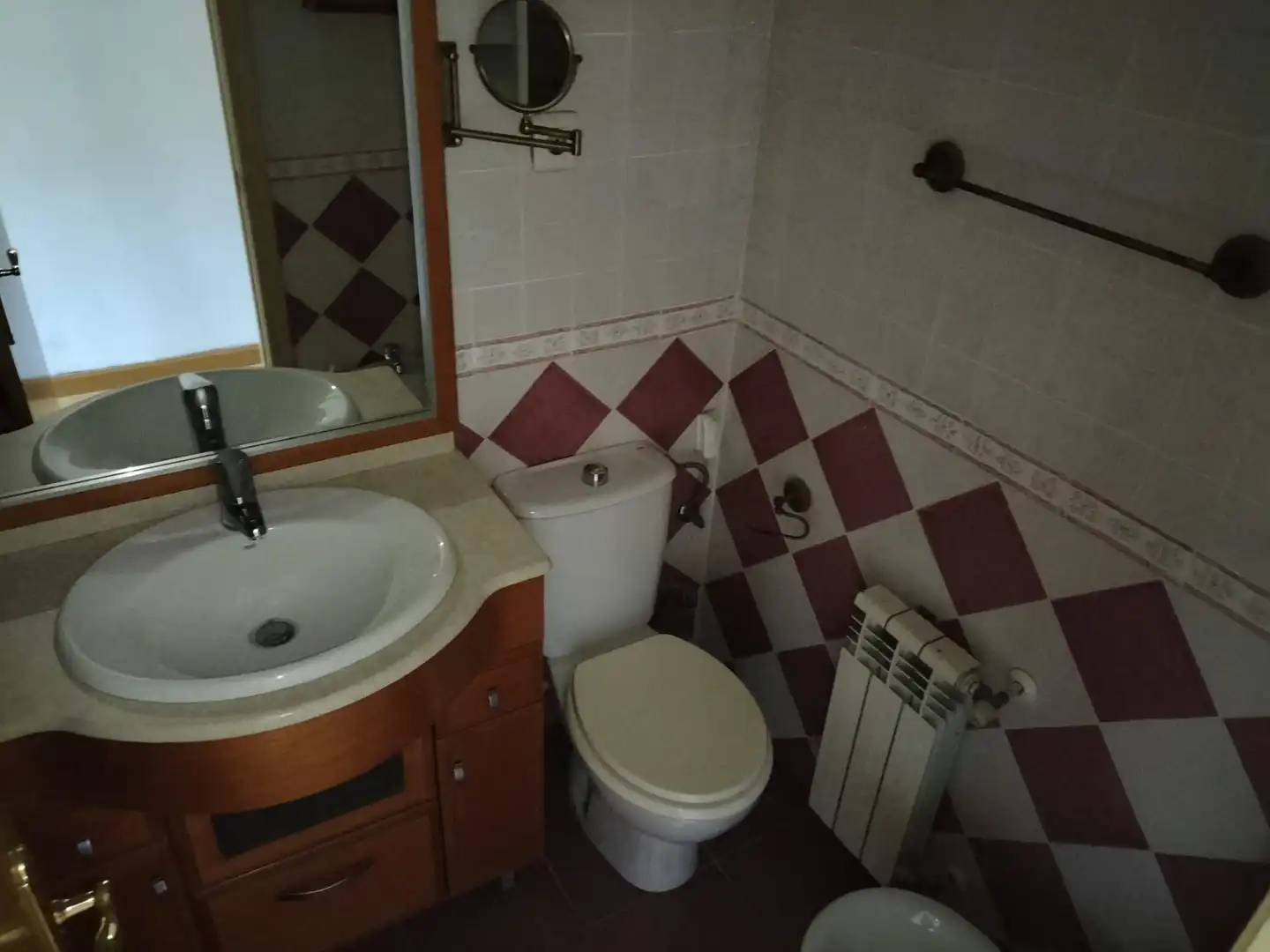 Baño de Piso en venta en Madrid con Jardín privado, Trastero y Alarma
