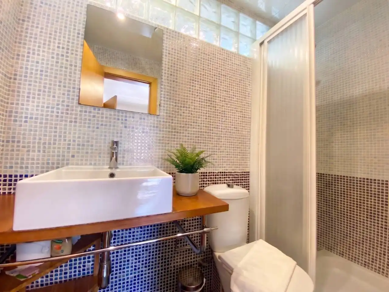 Badezimmer von Wohnung zum Verkauf in Sitges mit Klimaanlage, Heizung und Terrasse