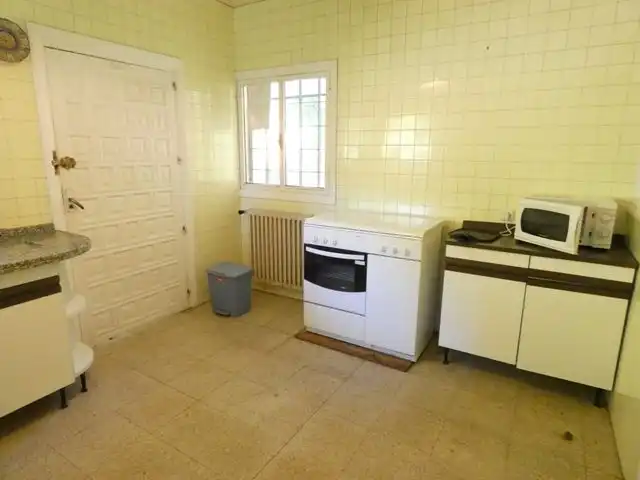 Cuina de Casa o xalet en venda en Culleredo amb Jardí privat, Parquet i Terrassa