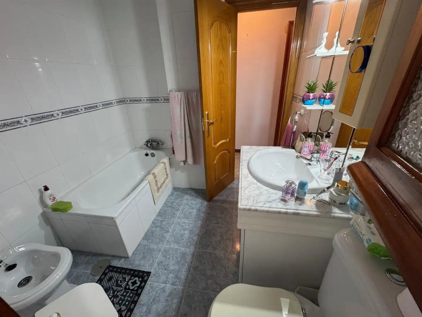 Bathroom of Flat for sale in Málaga  with Terrace and Storage room