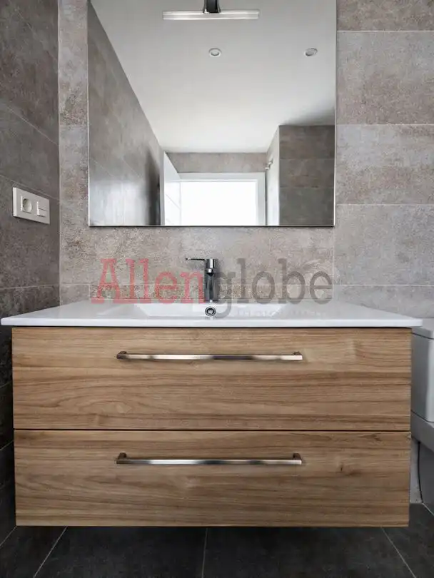 Badezimmer von Wohnung zur Miete in Gijón  mit Heizung und Abstellraum