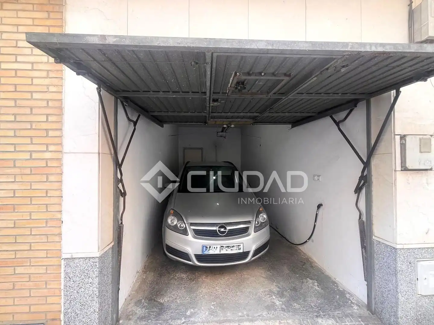 Aparcament de Casa o xalet en venda en El Pino - Bajo de Guía