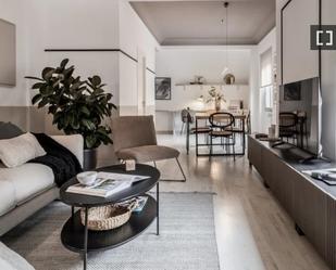 Living room of Flat to rent in  Madrid Capital  with Air Conditioner and Balcony