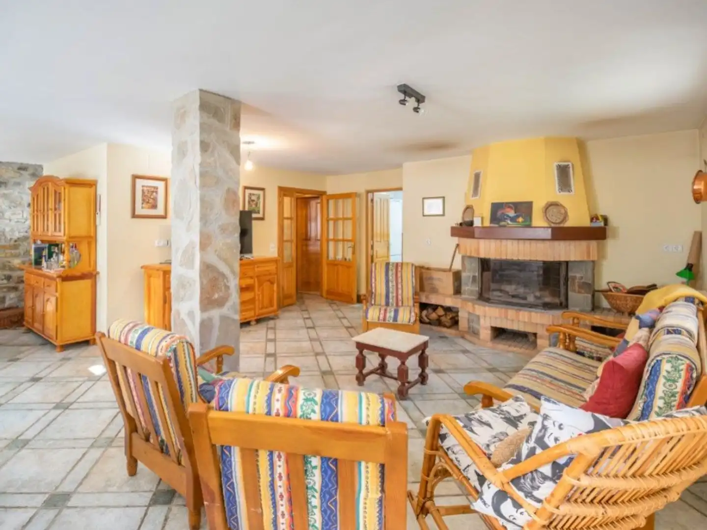 Living room of Country homes for sale in Uztárroz / Uztarroze