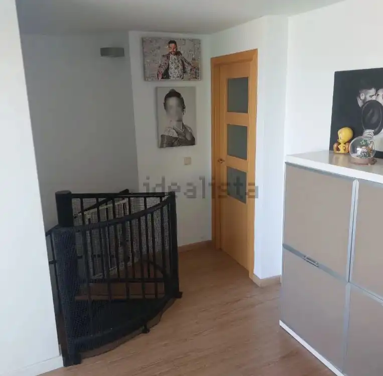 Duplexes for rent in Silla  with Air Conditioner, Terrace and Oven