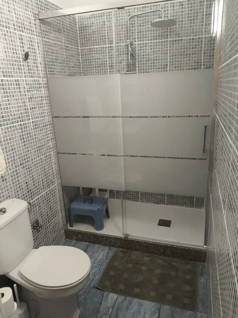 Badezimmer von Wohnung zum Verkauf in Arona mit Möbliert, Ofen und Mikrowelle