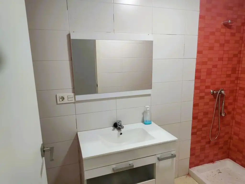 Commercial properties for rent in Plaza Fontiveros, Barrio de Zaidín