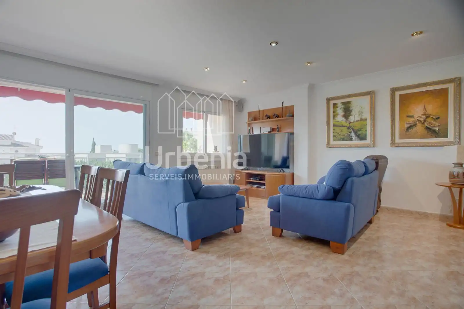 Sala d'estar de Casa o xalet en venda en Pineda de Mar amb Aire condicionat, Calefacció i Terrassa