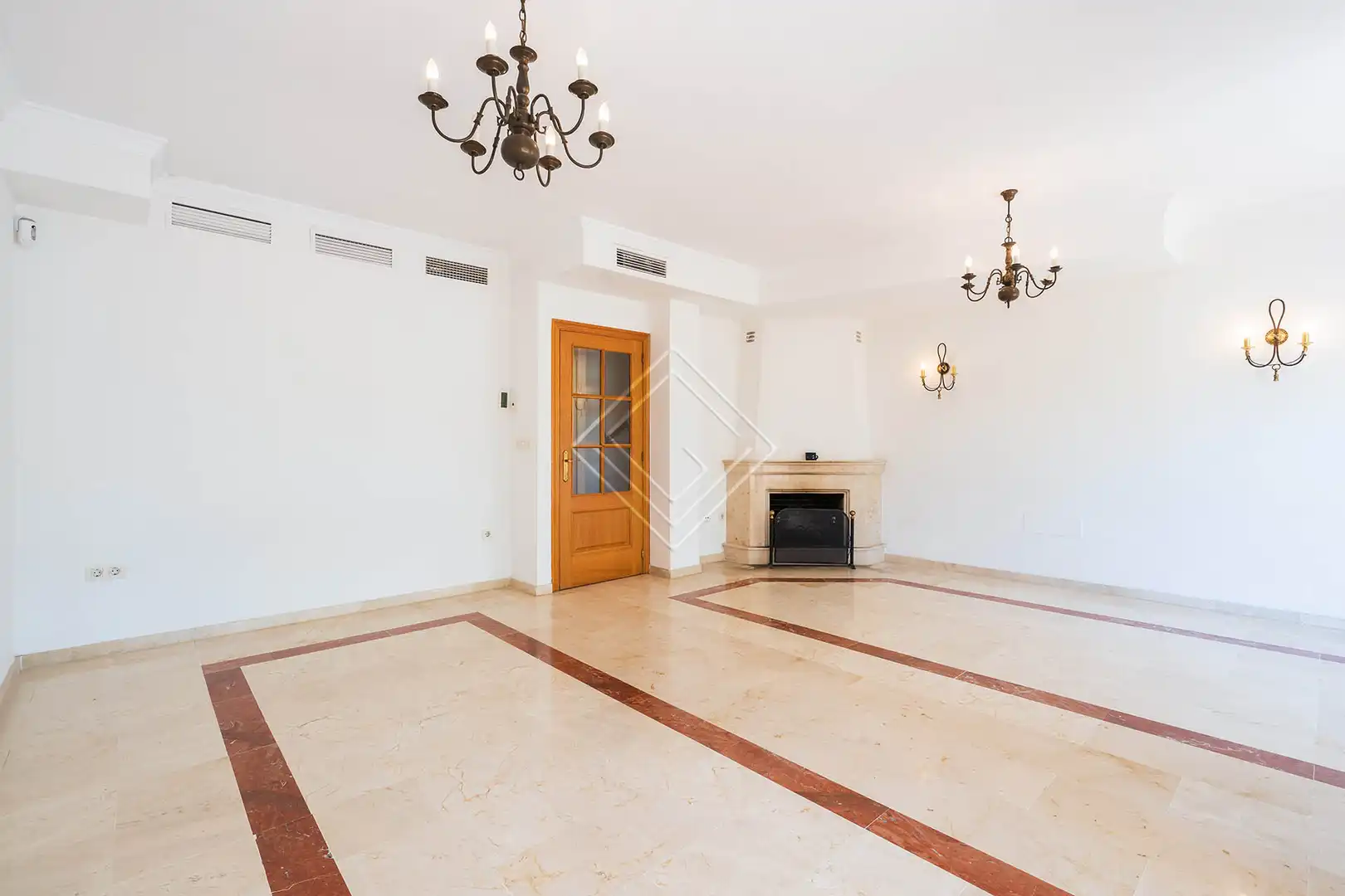 Chalet con piscina en venta en Milla de Oro, imagen 10