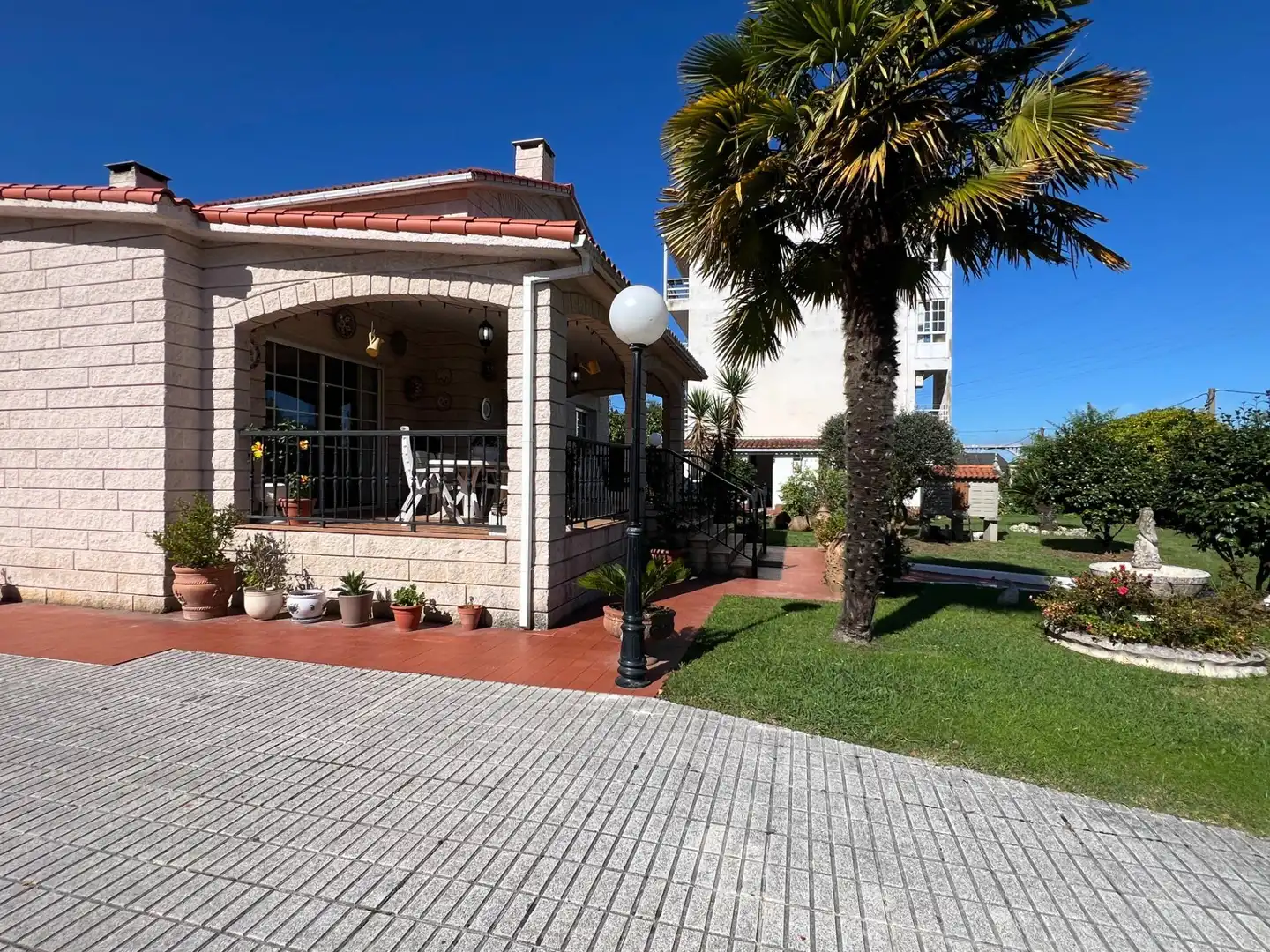 Exterior view of Houses for sale in Bergondo, A Coruña