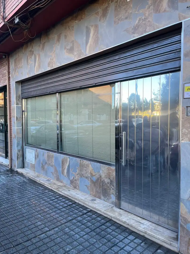 Local comercial en venta en Poniente-Sur, imagen 2