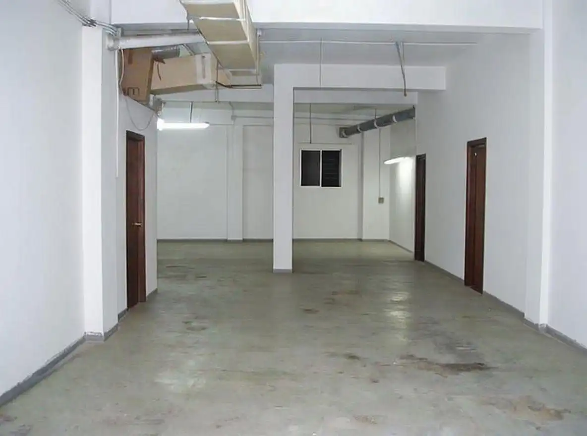 Local comercial en venda a Benicalap, imagen 4