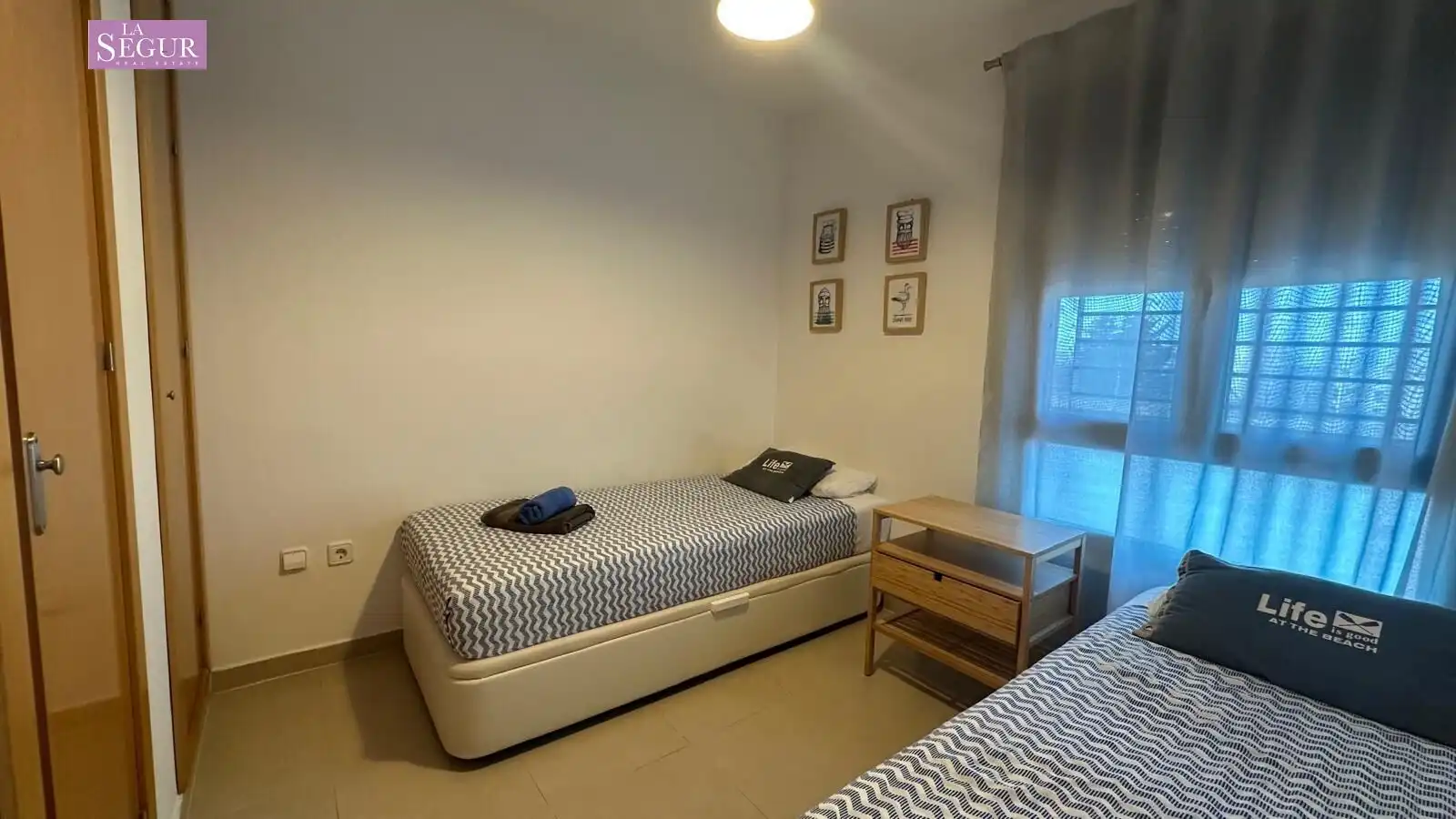 Schlafzimmer von Wohnung zum Verkauf in Conil de la Frontera mit Klimaanlage, Privatgarten und Abstellraum