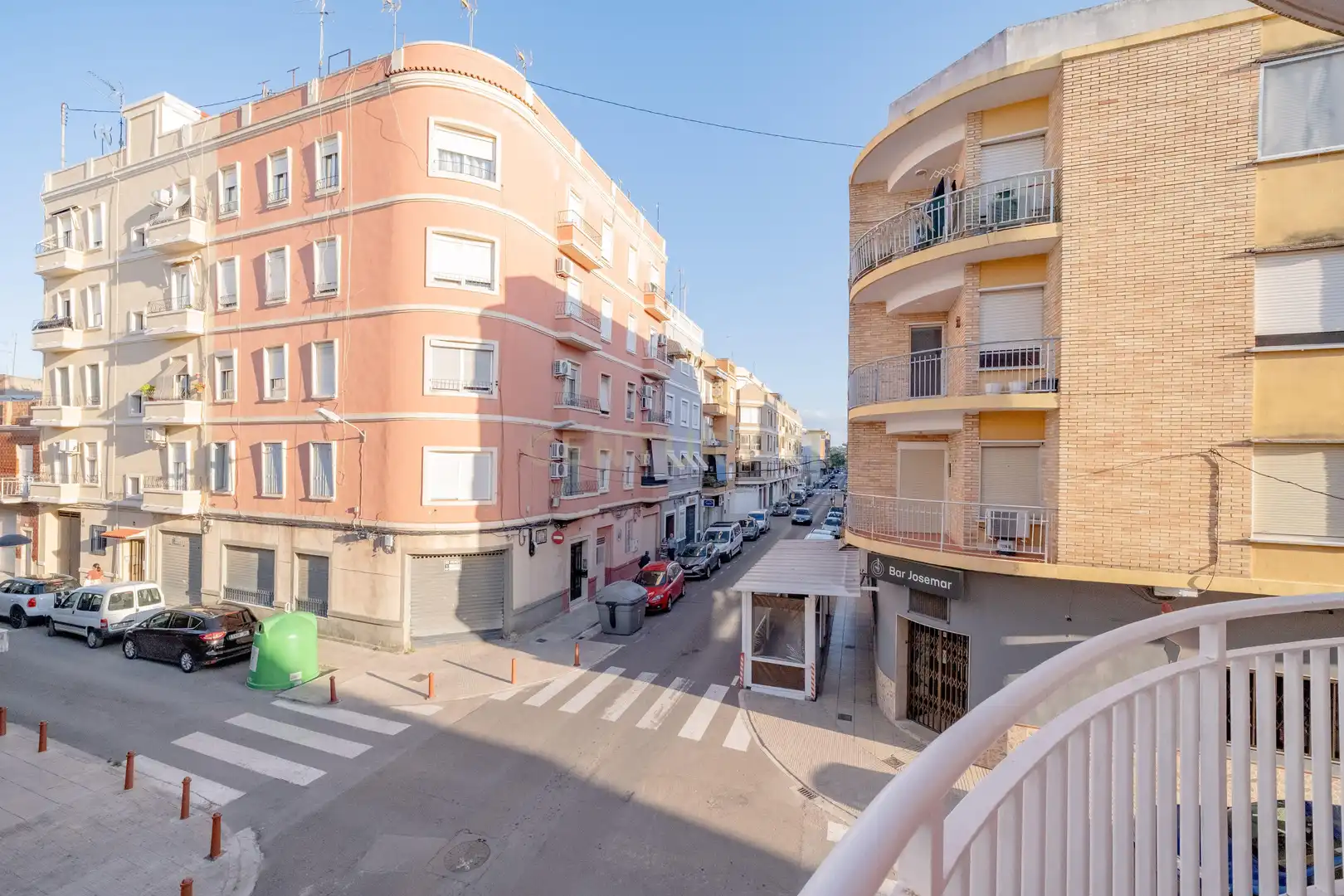 Vista exterior de Edifici en venda en Alzira