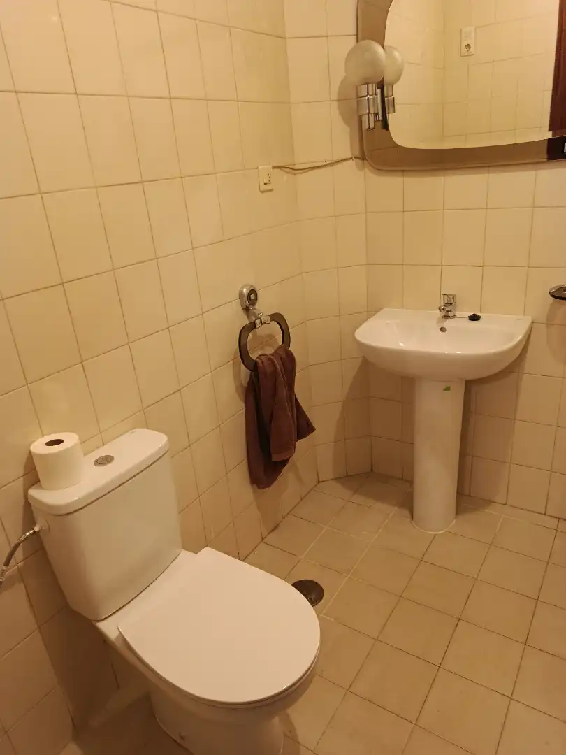 Baño de Oficina de alquiler en Valladolid con Balcón