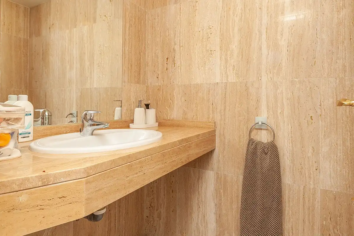Bathroom of Flat for sale in Elviria - Cabopino