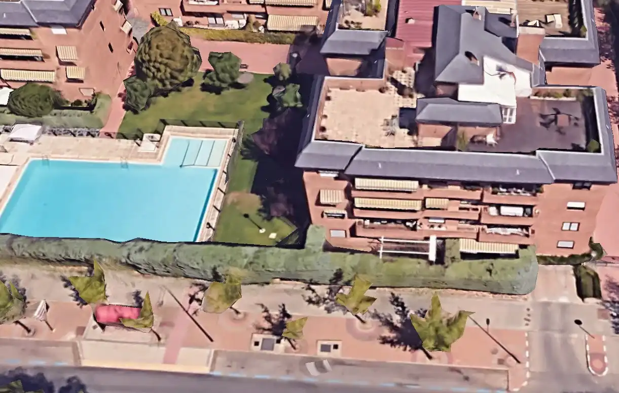 Vista exterior de Ático en venta en Pozuelo de Alarcón con Aire acondicionado, Calefacción y Jardín privado