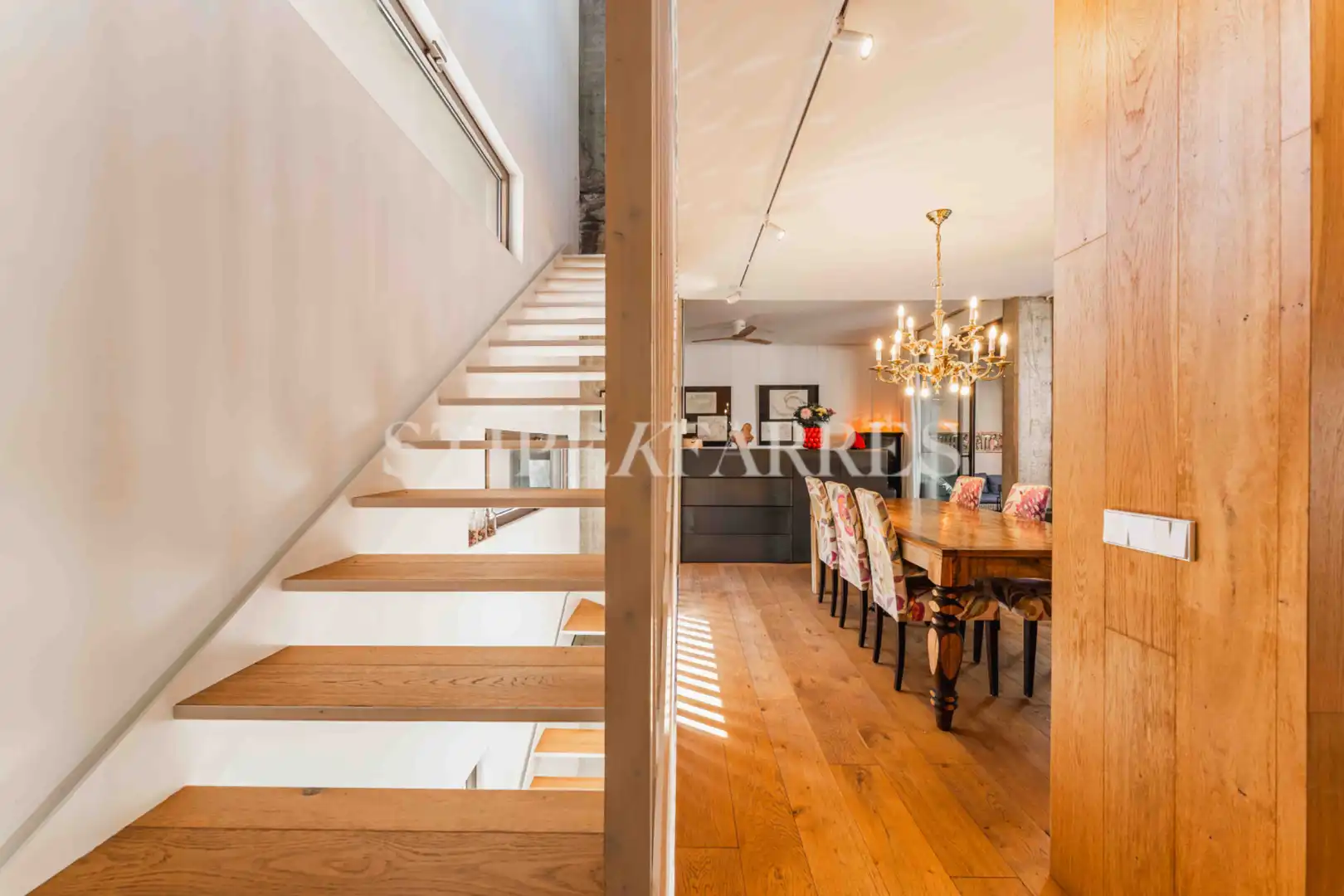 Vista exterior de Casa adosada en venta en Barcelona con Aire acondicionado, Calefacción y Jardín privado