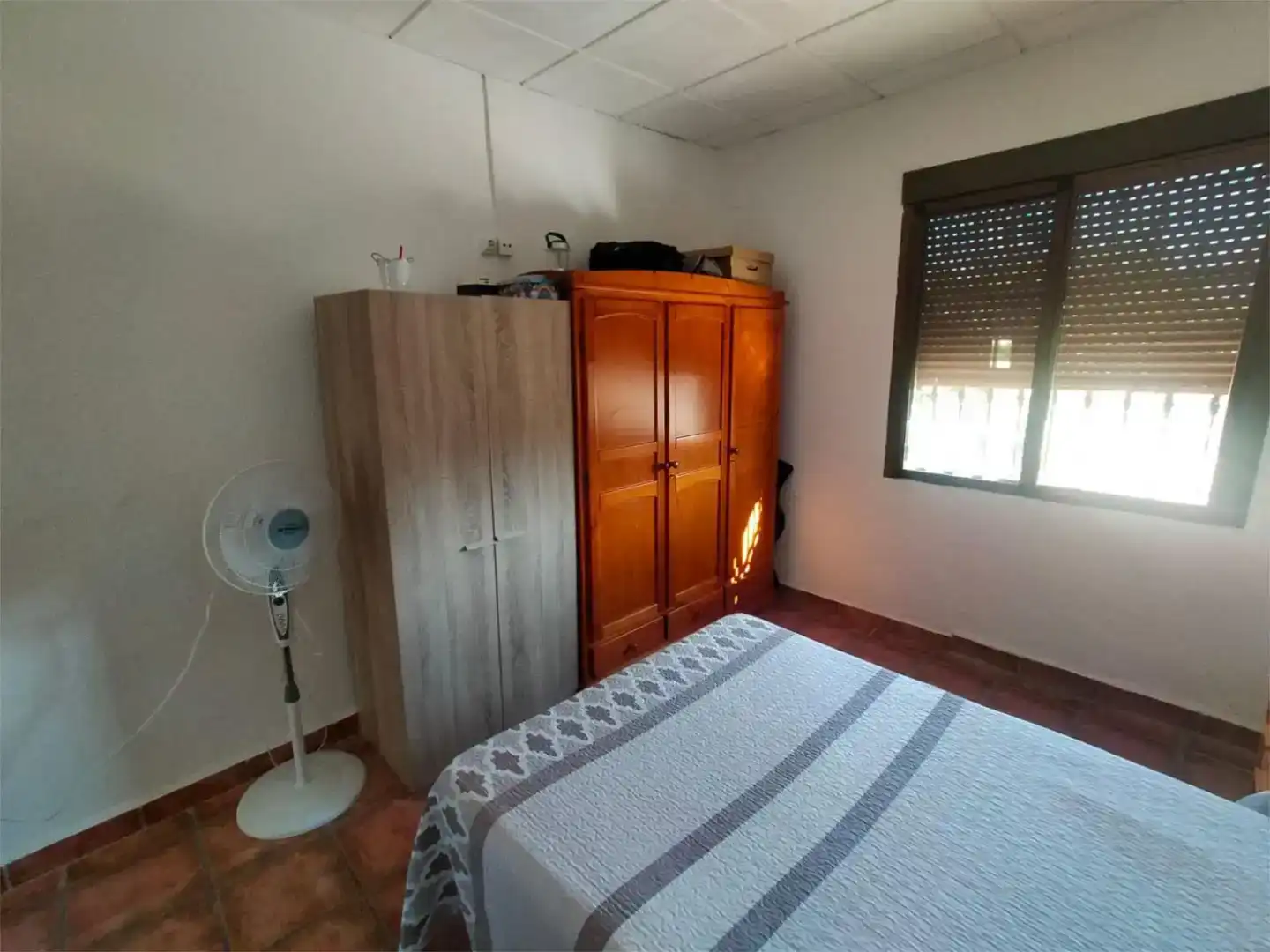 Dormitori de Finca rústica en venda en Marmolejo amb Aire condicionat i Piscina