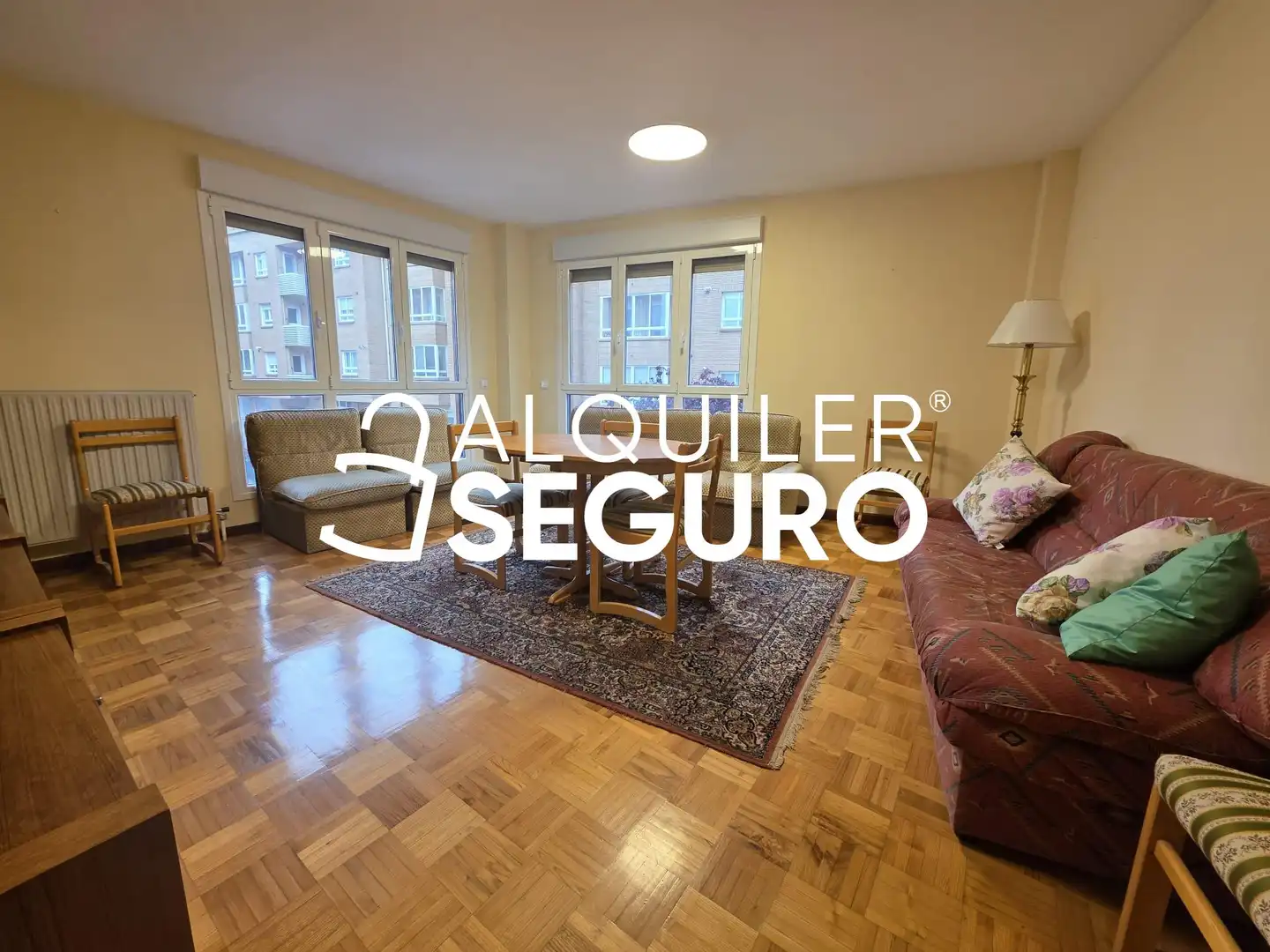 Sala d'estar de Pis de lloguer en Burgos amb Calefacció, Terrassa i Moblat