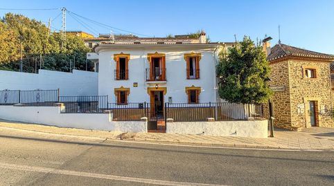 Casa independiente en la entrada de Pinos Genil. A 10 minutos de Granada