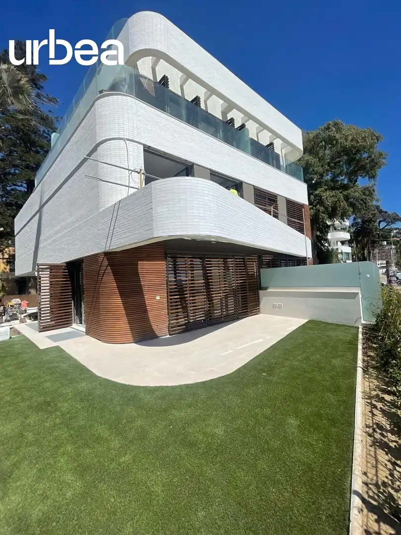 Vista exterior de Dúplex de alquiler en Málaga con Aire acondicionado, Calefacción y Jardín privado