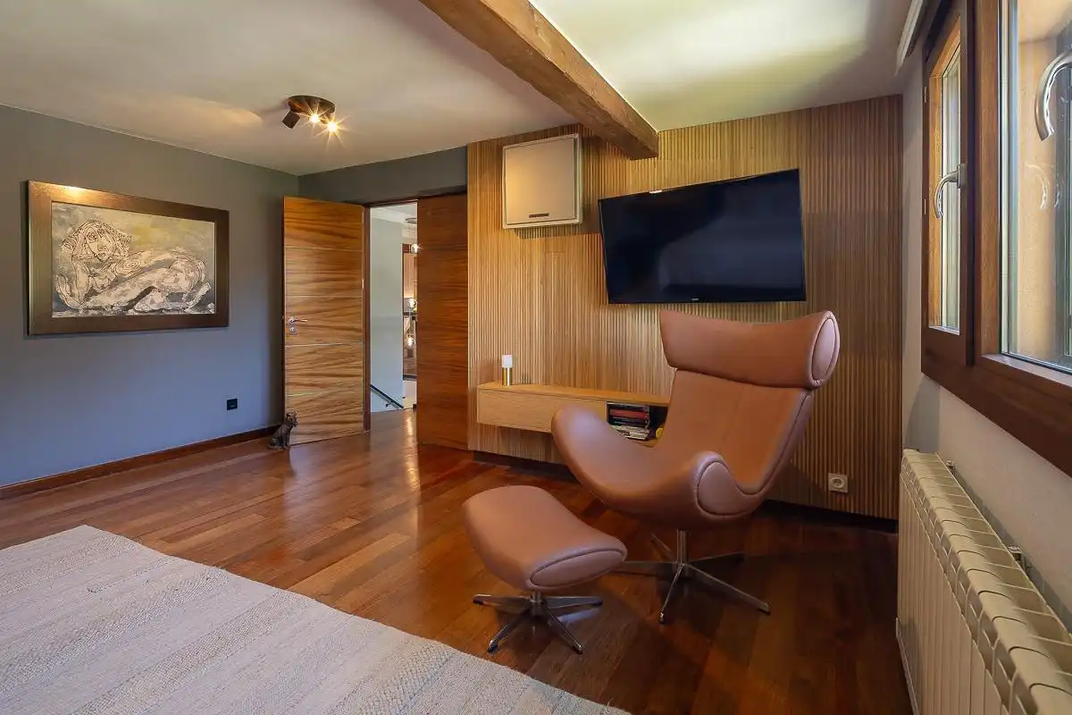 Sala de estar de Casa adosada en venta en Boadilla del Monte con Aire acondicionado, Calefacción y Jardín privado