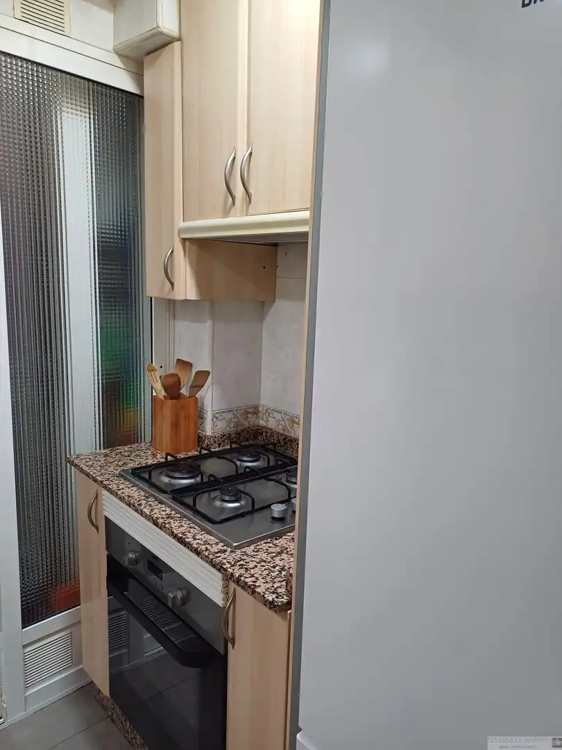 Cuina de Pis de lloguer en Albacete amb Aire condicionat, Calefacció i Moblat