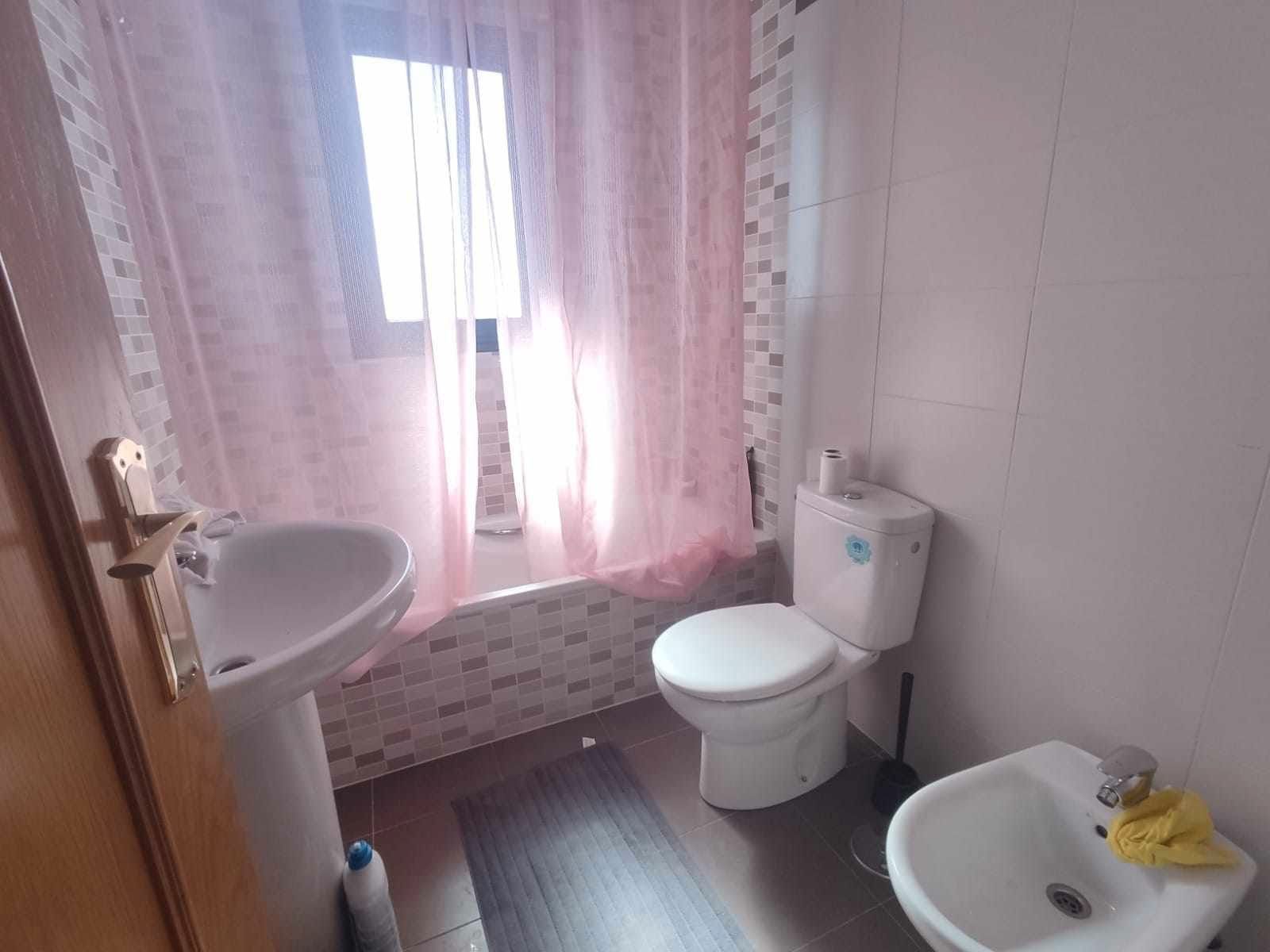 Bany de Casa o xalet de lloguer en Pedro Muñoz amb Moblat