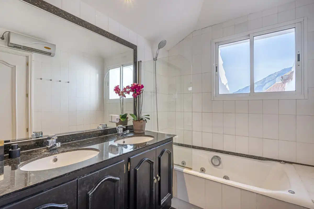 Penthouse with terrace for sale in Milla de Oro, imagen 30