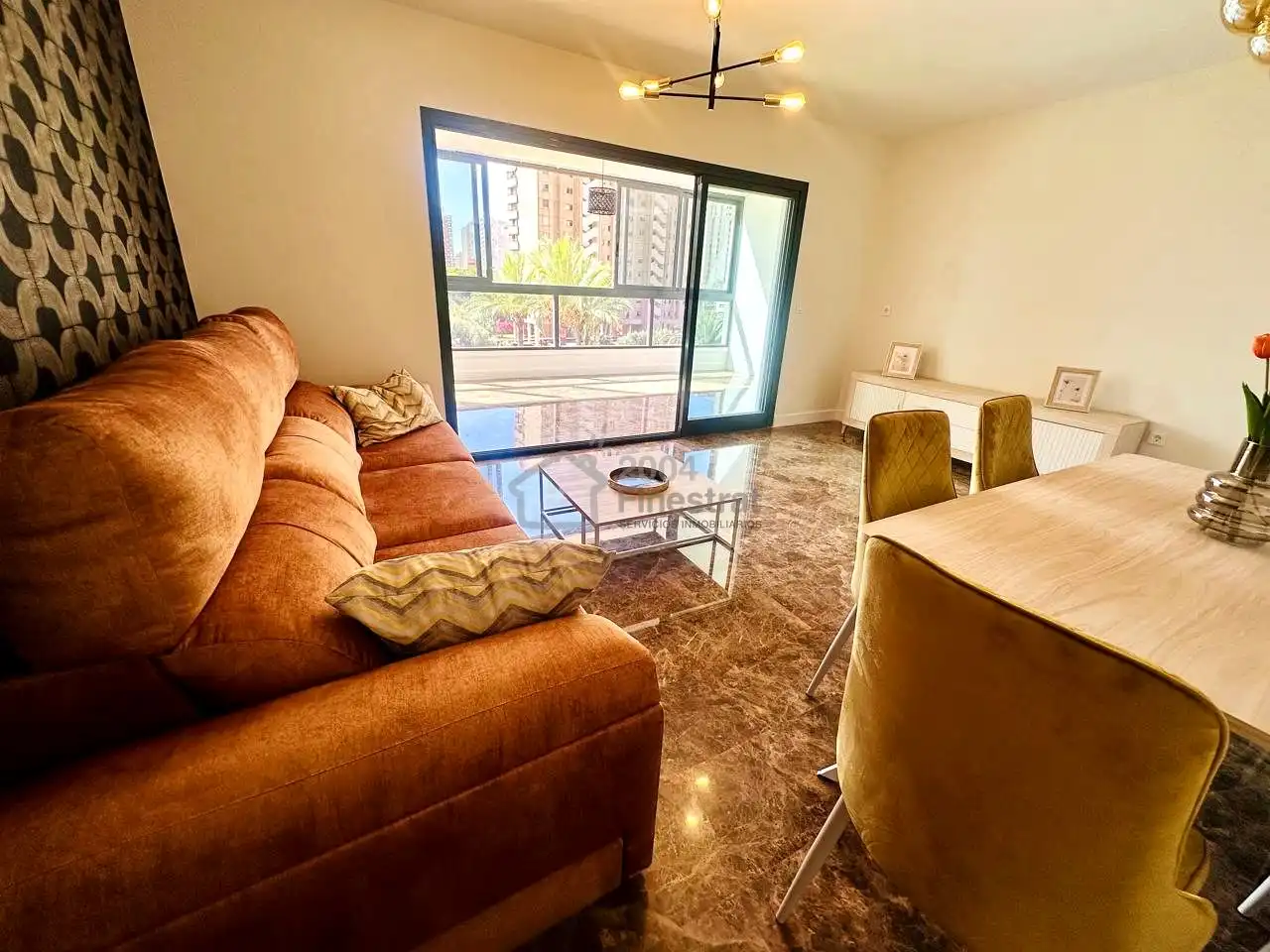 Living room of Flat for rent in Benidorm  with Terrace, Furnished and Community pool