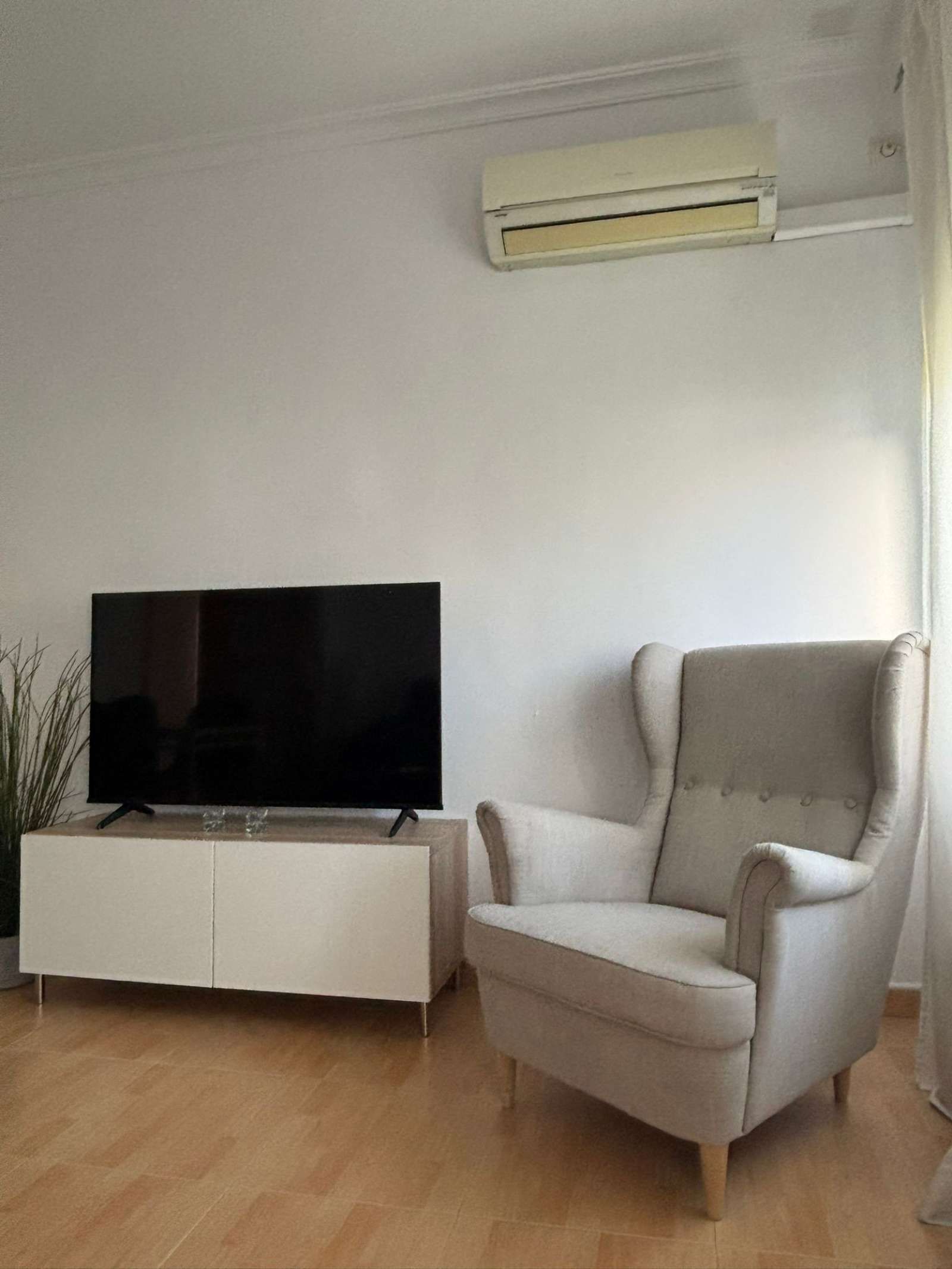 Living room of Apartment to share in  Sevilla Capital  with Air Conditioner and Terrace
