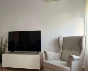 Living room of Apartment to share in  Sevilla Capital  with Air Conditioner and Terrace