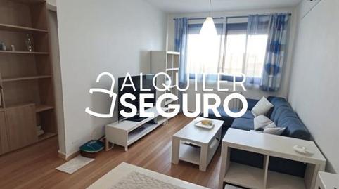 Foto 2 de Piso de alquiler en Mayor , Velilla de San Antonio, Madrid
