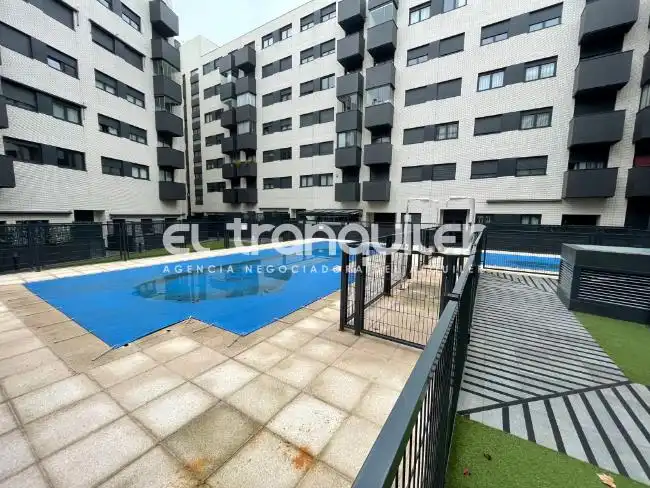 Piscina de Piso de alquiler en Getafe con Terraza, Trastero y Piscina