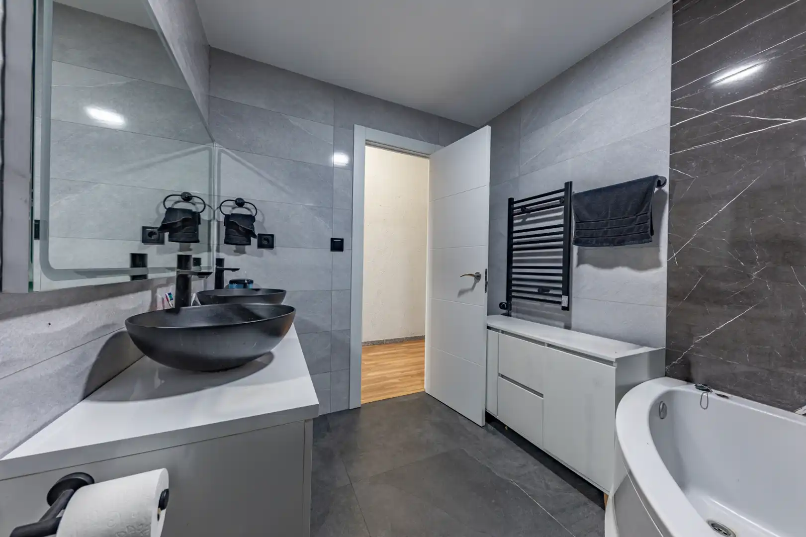Baño de Casa o chalet en venta en Llinars del Vallès con Aire acondicionado, Calefacción y Jardín privado