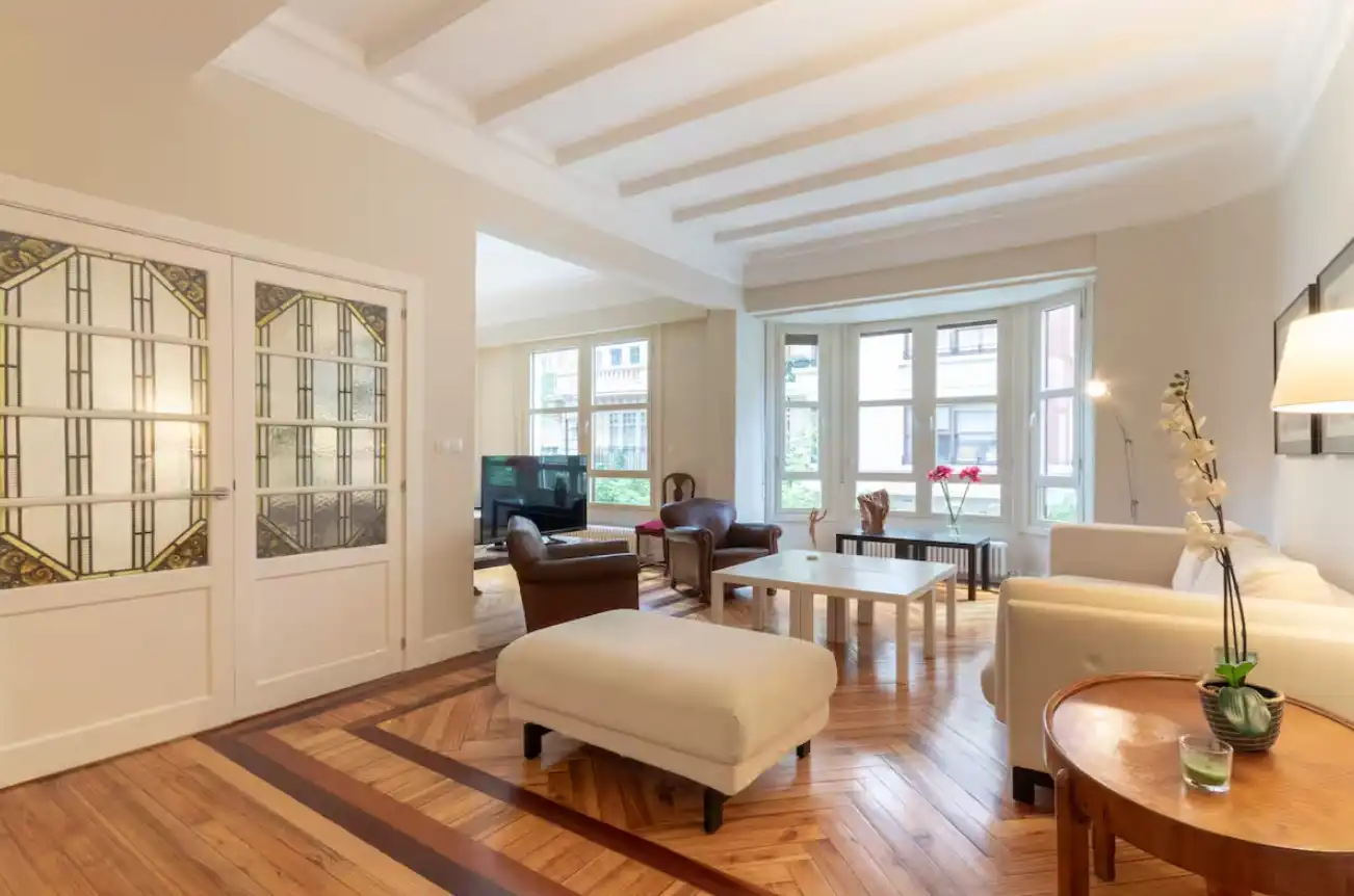 Sala de estar de Apartamento de alquiler en Bilbao  con Aire acondicionado, Amueblado y Horno