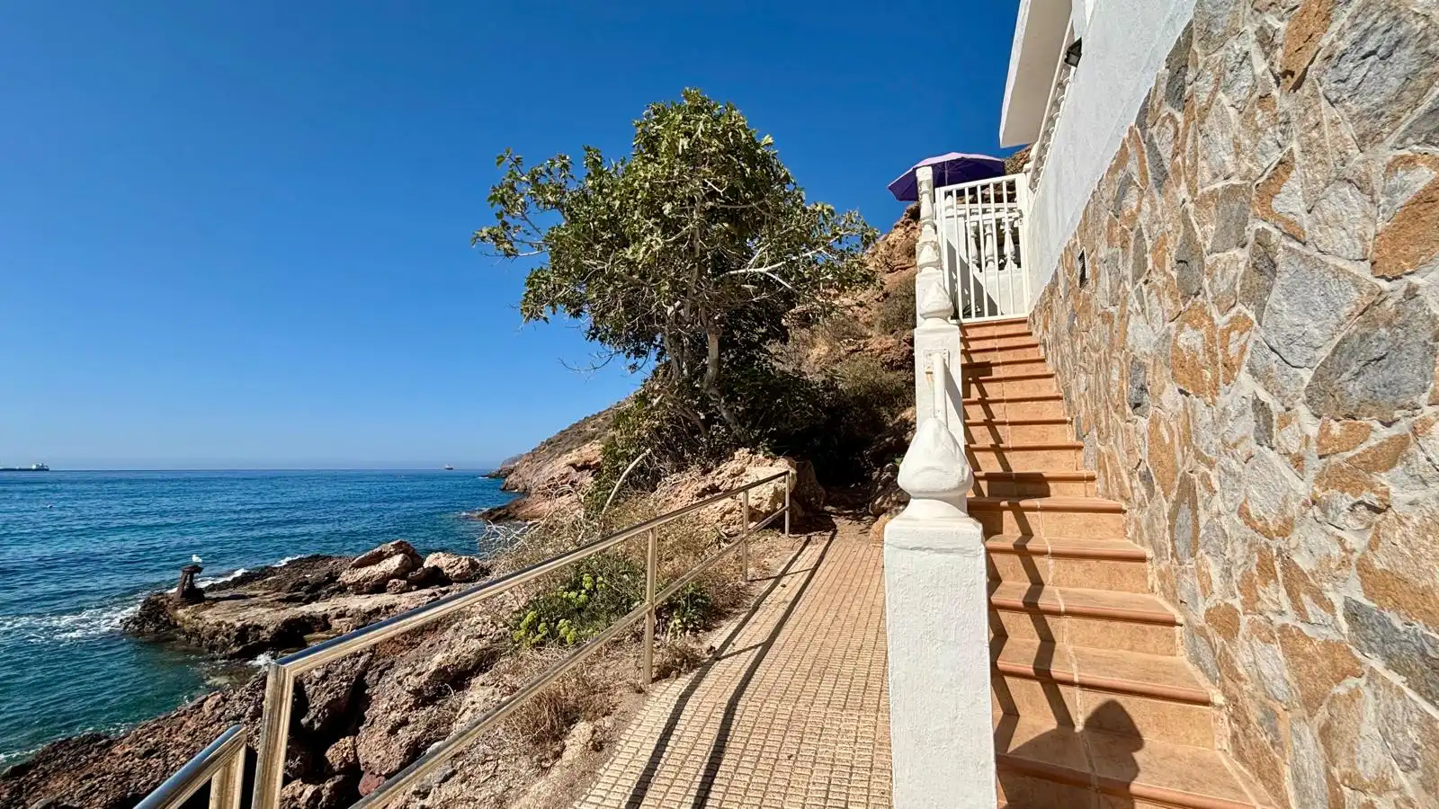 Außenansicht von Einfamilien-Reihenhaus zum Verkauf in Cartagena mit Klimaanlage, Heizung und Terrasse