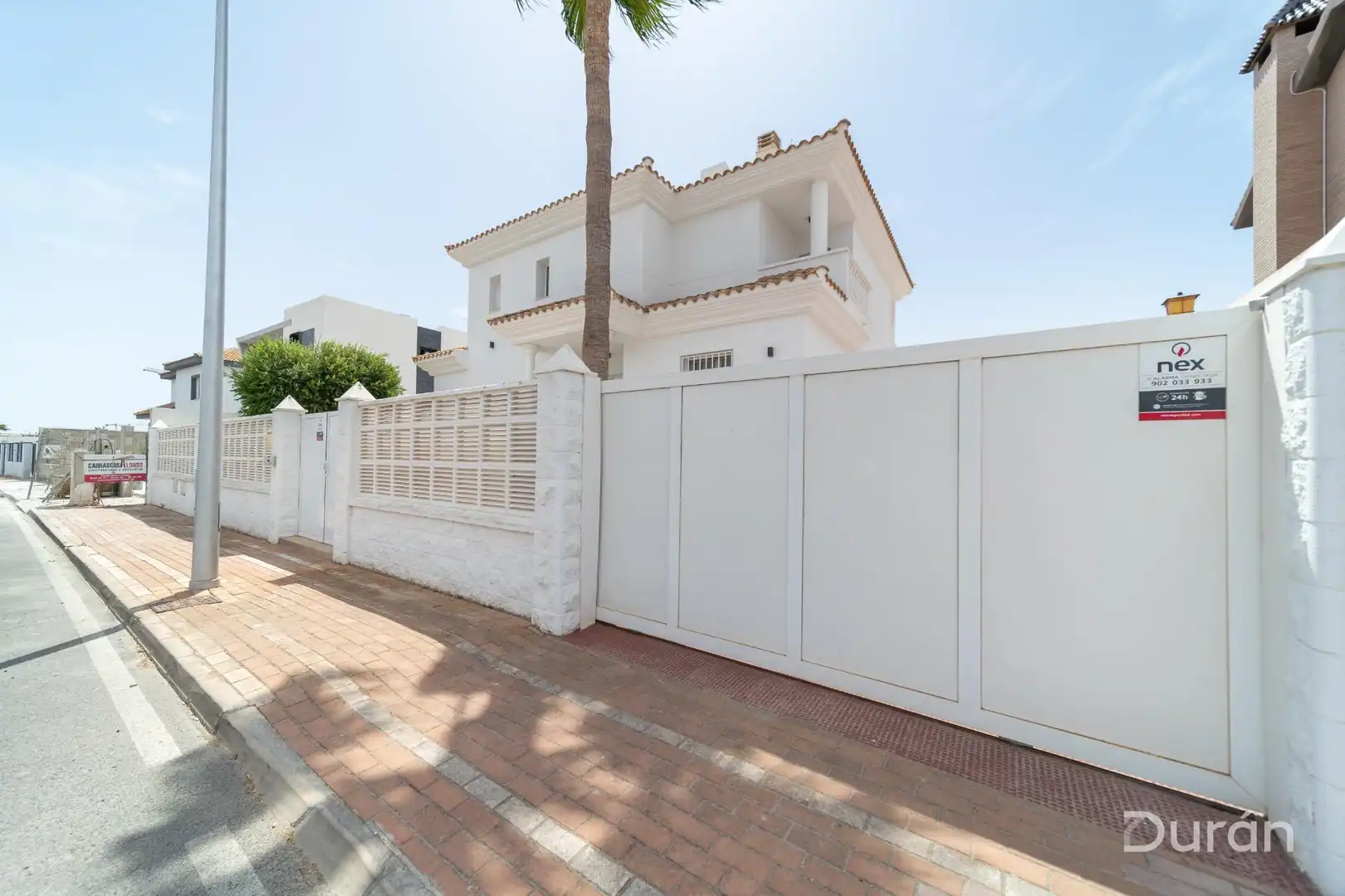 Vista exterior de Casa o chalet en venta en El Ejido con Aire acondicionado, Jardín privado y Terraza