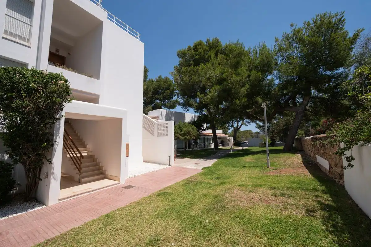 Vista exterior de Piso en venta en Sant Josep de sa Talaia con Aire acondicionado, Calefacción y Jardín privado