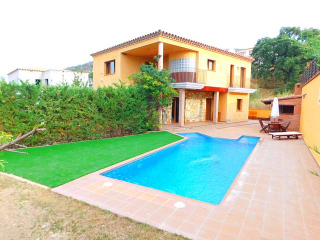 Casa-chalet en Venta en Palau-saverdera