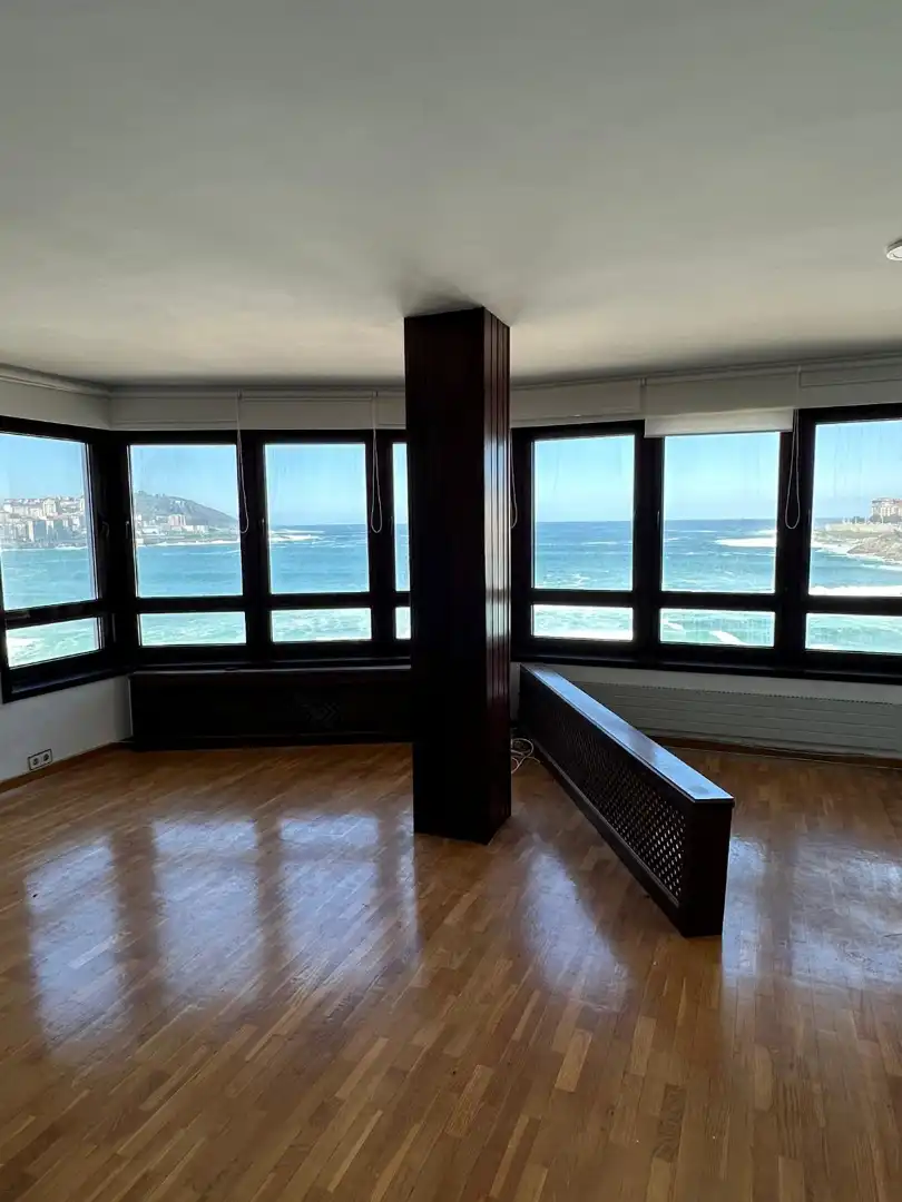 Dormitori de Pis en venda en A Coruña Capital  amb Calefacció, Parquet i Traster