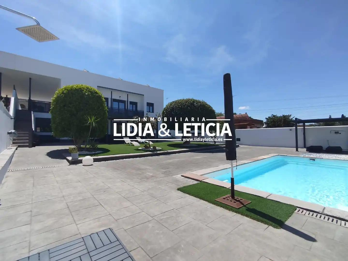 Vista exterior de Casa o xalet en venda en Alcalá de Guadaira